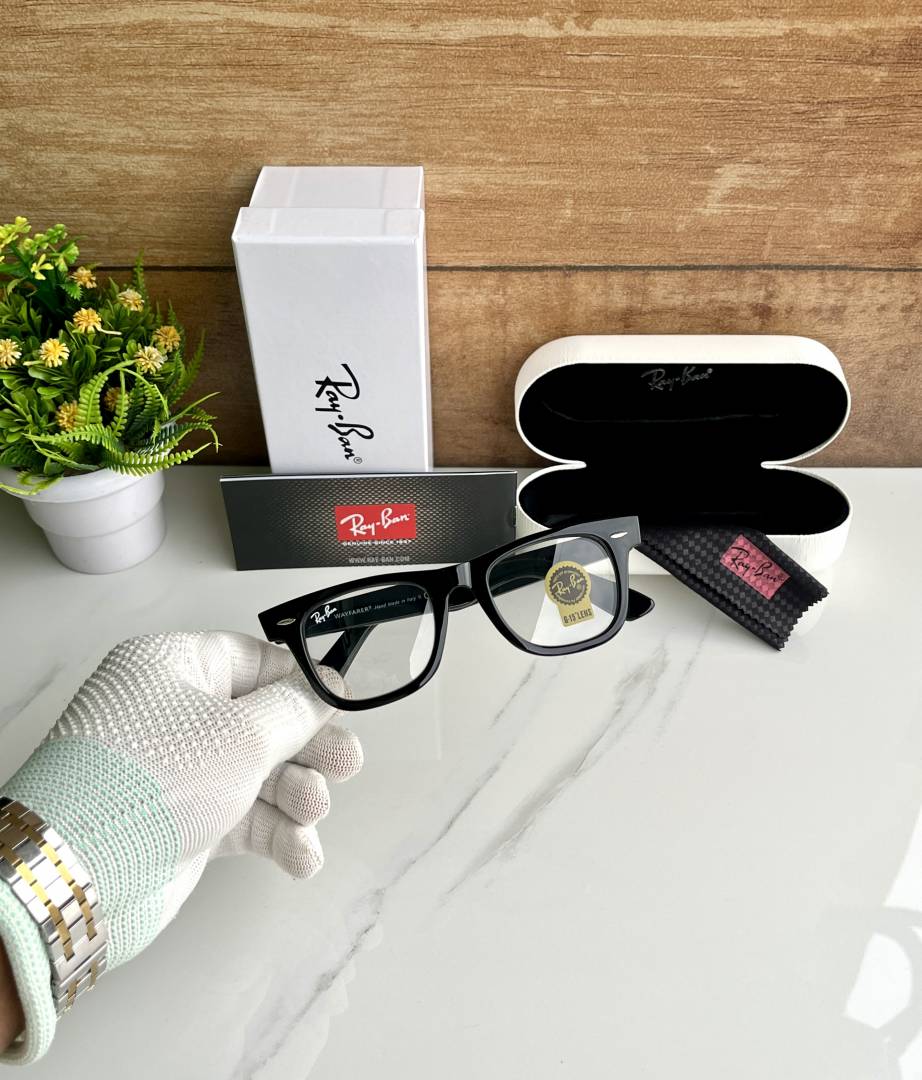 Ray Ban Clear Black Wayfarer Sunglass For Daily Causal Evergreen UV Protected For Unisex